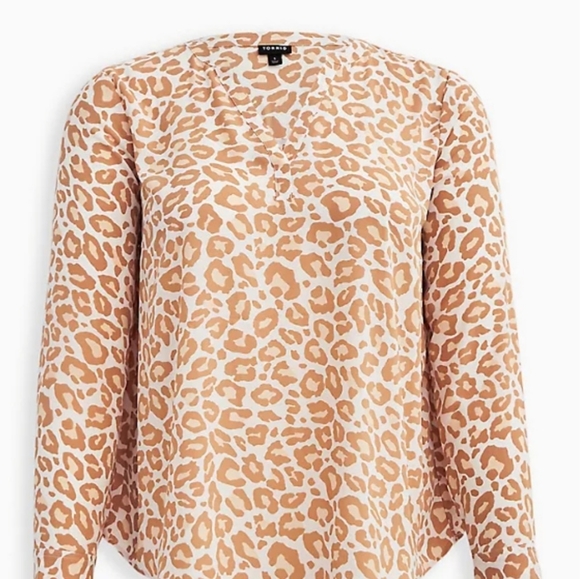 Torrid- Blouse - Picture 2 of 6